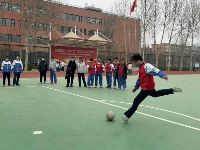 开云体育平台-北京市东方德才学校2026年高中部足球班超联赛正式开幕